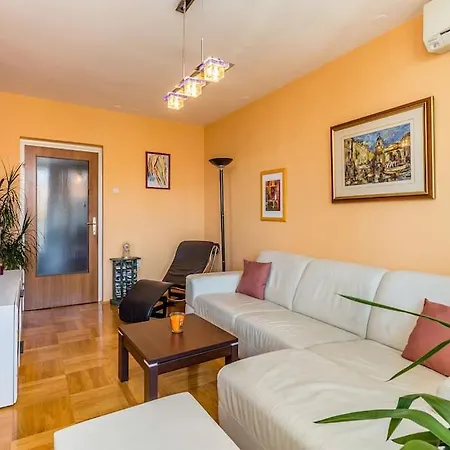 Orange With Sea View & Free Parking Rijeka