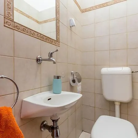 Orange With Sea View & Free Parking * Rijeka