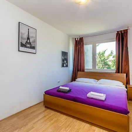 Orange With Sea View & Free Parking